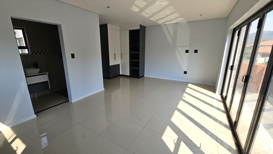 5 Bedroom Property for Sale in Melodie North West